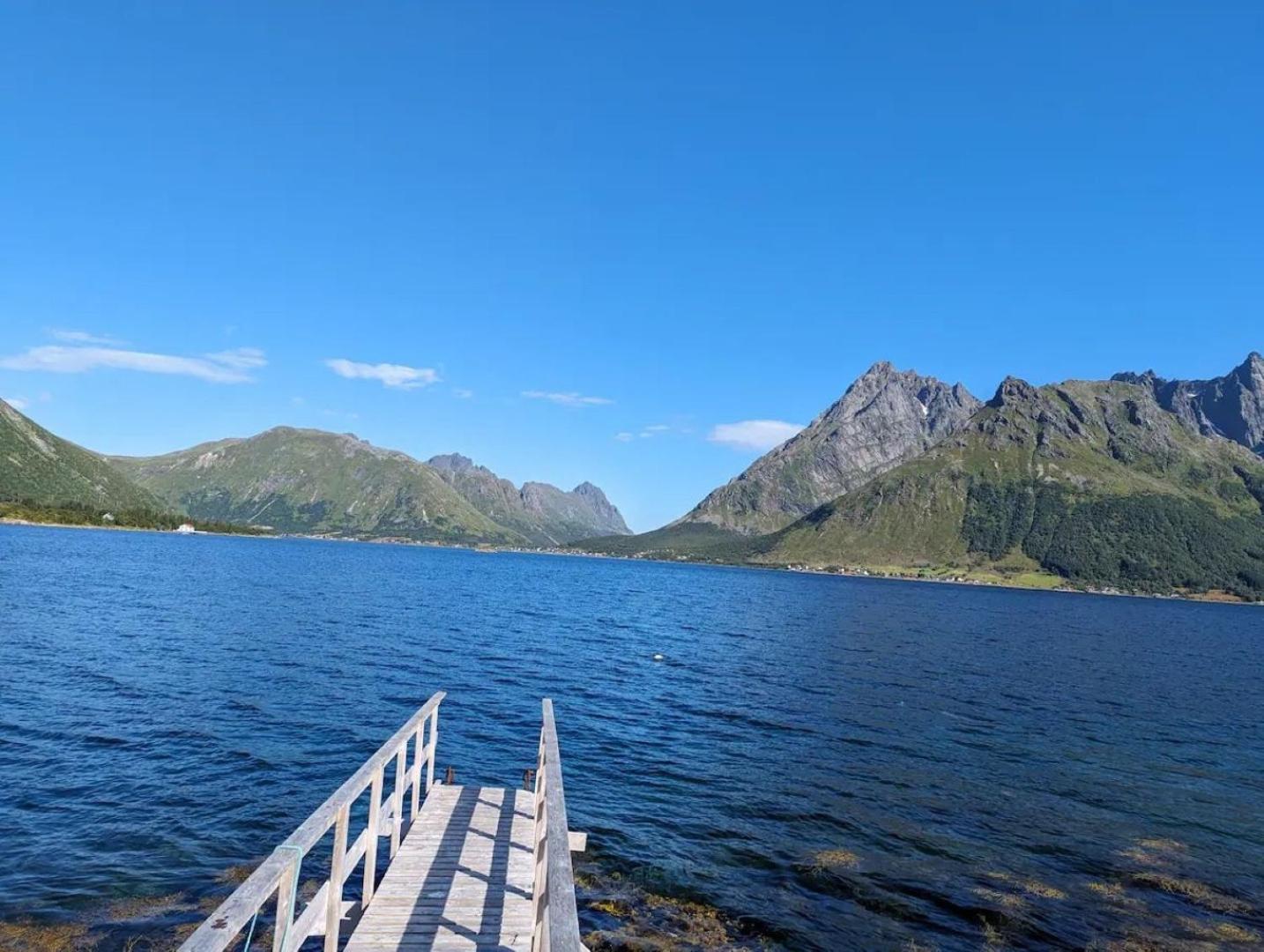 Вілла Nydelig Hytte Med Fantastisk Beliggenhet Ved Sjoen Laupstad Екстер'єр фото